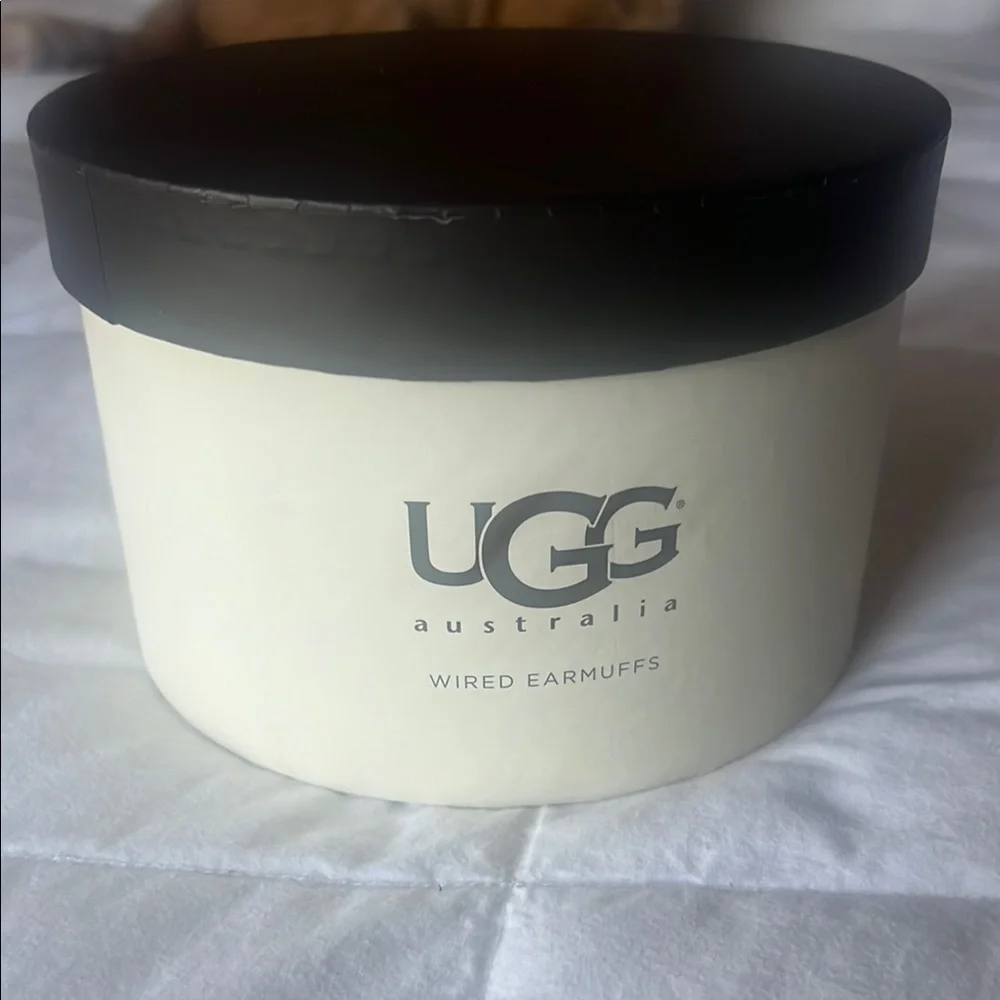 UGG genuine wired
